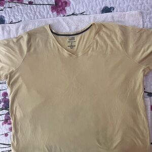 Croft & Barrow Light Yellow Short Sleeve Tee